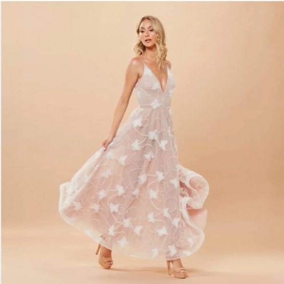 Anthropologie BHLDN Helsi Josephine Butterfly Printed V-Neck 3D Gown Size Large - Picture 1 of 16